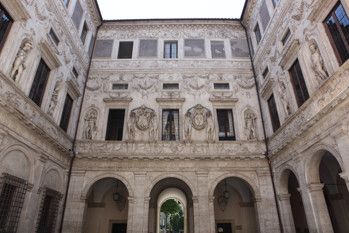 Aria di Rinascimento e illusioni barocche alla Galleria Spada